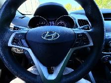 2014 Hyundai Veloster Base w/Red 3dr Hatchback - Photo 16