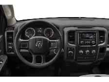 2022 Ram 1500 Classic Express Express 4x4 Crew Cab 5&amp.apos.7& - Photo 5