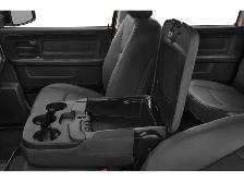 2022 Ram 1500 Classic Express Express 4x4 Crew Cab 5&amp.apos.7& - Photo 18