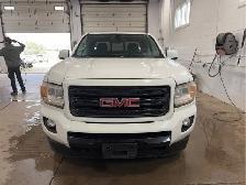 2018 GMC Canyon - Photo 2