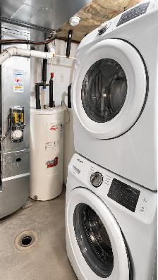 Renovated 3 Bed, 1 Bath Lower Unit | Yard, Laundry & Parking - Photo 11