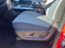 2023 Ram 1500 Classic Express Crew|3.6L V6|4x4|LOW KMS! - Photo 15