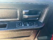 2023 Ram 1500 Classic Express Crew|3.6L V6|4x4|LOW KMS! - Photo 17