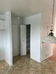 Appartement 4 1/2 libre à Beauport, propre mois gratuit - Photo 3