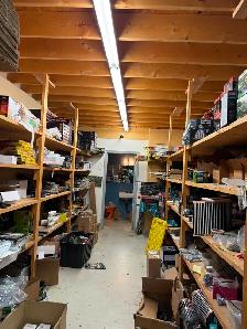 Retail/Warehouse Space Close to Airport and Major Traffic Routes - Photo 6