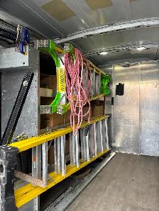 Ford Transit 2018–Cargo moyen –118 000 km – Étagères/pneus hiver