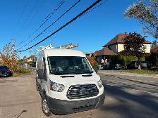 Ford Transit 2018–Cargo moyen –118 000 km – Étagères/pneus hiver - Photo 4