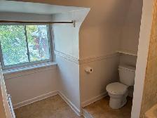 Large Sandy Hill Bachelor/Studio Apartment  (259 Daly Ave) - Photo 3