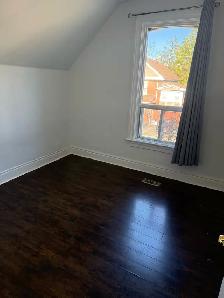 Amazing 4 bedroom unit in downtown Brampton! Utilities are incl - Photo 7