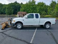 2000 Ford F-150 XLT 4x4 plow truck - Photo 2