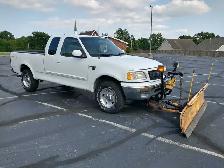 2000 Ford F-150 XLT 4x4 plow truck - Photo 4