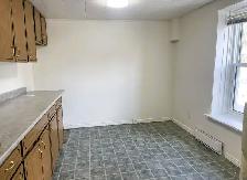 Spacious Two Bedroom Apartment in Belleville $1200 plus Hydro - Photo 2