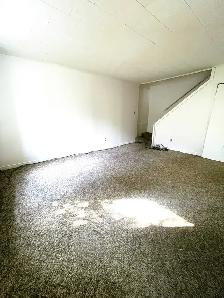 Spacious Two Bedroom Apartment in Belleville $1200 plus Hydro - Photo 3