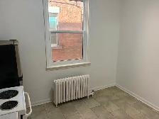 Sandy Hill Bachelor/Studio Apartment for Rent (257 Daly Ave) - Photo 8