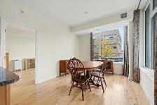 Spacious 2 bedrm 2 bathrm condo in the neighbourhood of Westboro - Photo 5