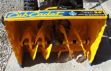 CUB CADET 24 INCH SNOWBLOWER - Photo 4
