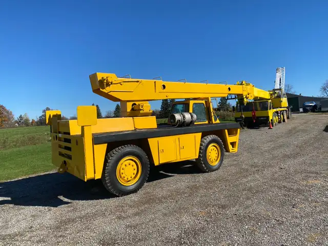 Broderson 8ton crane
