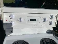 Frigidaire stove 24 inch - Photo 2
