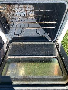 Frigidaire stove 24 inch - Photo 3