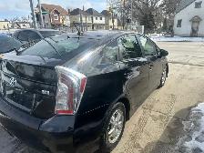 2013 Toyota Prius Base new safety clean title - Photo 4