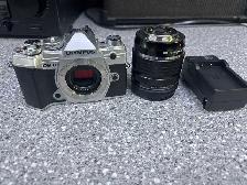 Olympus OM-D E-MS Mark 3 With 12-45MM F4 Lens - Photo 3