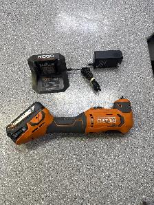 Ridgid R86241 18V Oscillator Tool Kit With  Battery and Charg - Photo 2