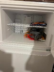 Hardly used Insignia brand Fridge for sale - Photo 3