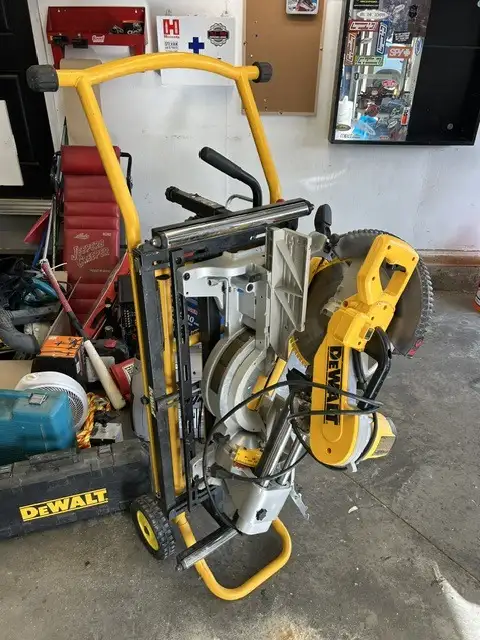 DeWalt 12' Miter Saw with DeWalt Rolling Stand