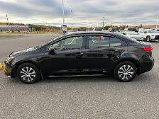 2026 Toyota Corolla LE AWD Hybrid Almost NEW! - Photo 6