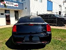 2017 Chrysler300 S | RWD | SUNROOF | LEATHER | HEATED SEATS - Photo 5