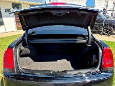 2017 Chrysler300 S | RWD | SUNROOF | LEATHER | HEATED SEATS - Photo 7