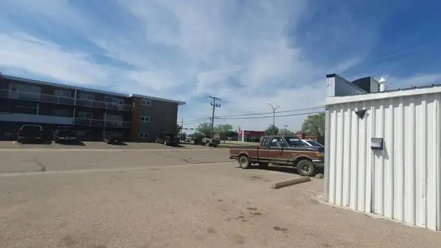 COMMERCIAL GARAGE / WORKSHOP FOR RENT – ESTEVAN (~2,000 SQ FT)