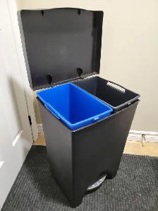 Recycling/Garbage Peddle Bin (2 Liners  25L = 50L)