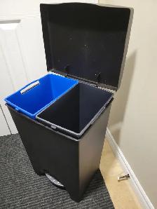 Recycling/Garbage Peddle Bin (2 Liners  25L = 50L) - Photo 4
