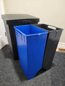 Recycling/Garbage Peddle Bin (2 Liners  25L = 50L) - Photo 5