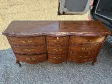 Free delivery used Vintage French Provincial 9-Drawer Dresser - Photo 3