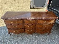 Free delivery used Vintage French Provincial 9-Drawer Dresser - Photo 4