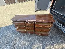 Free delivery used Vintage French Provincial 9-Drawer Dresser - Photo 7