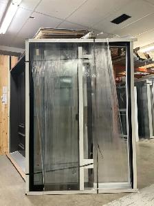 1504PP Porte patio Hybride 5′ Noire 58 1/2×81 ouv. Droite