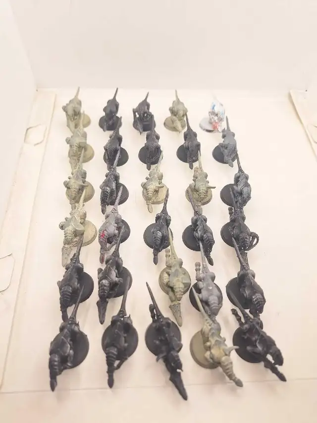 Warhammer 40k 30 Mixed Tyranid OOP Termagaunts Stripped