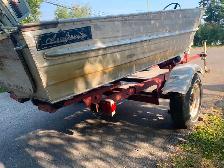 14 Foot Aeroliner Aluminum Boat w Trailer - Photo 3