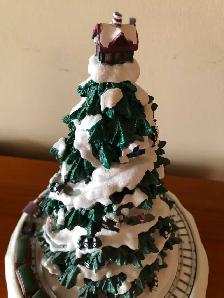 Decorate the mantle with this Christmas Tree decoration. - Photo 4