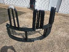 New tombstone bale feeder - Photo 2