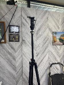 Manfrotto 055XPRO Tripod W/Manfrotto 222 Head - Photo 5