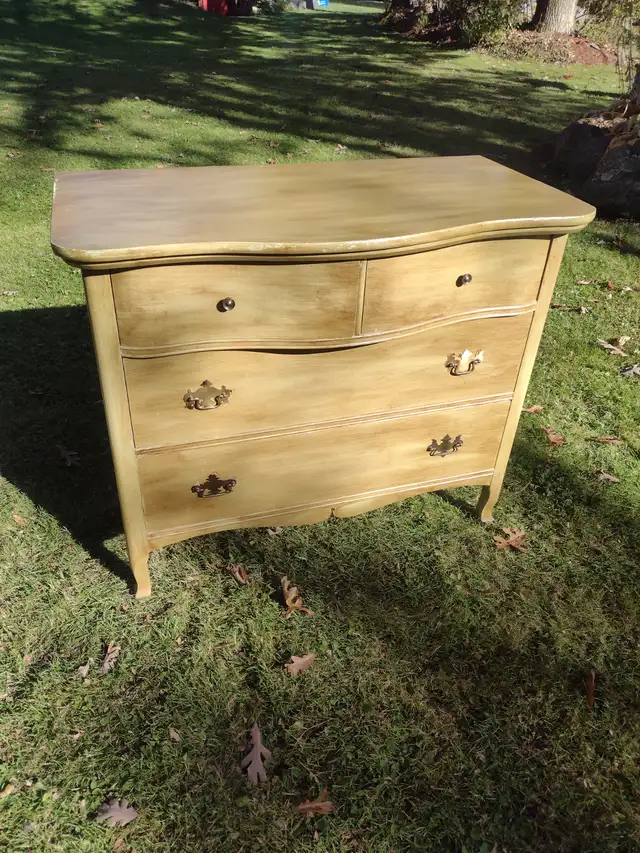 4 drawer antique dresser