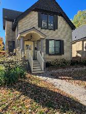 Fully Furnished, Spacious, 1-BR, Character Apartment – Downtown