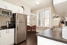 Fully Furnished, Spacious, 1-BR, Character Apartment – Downtown - Photo 7