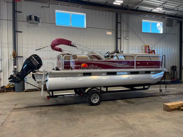 Pontoon & Trailer