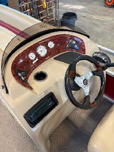 Pontoon & Trailer - Photo 5