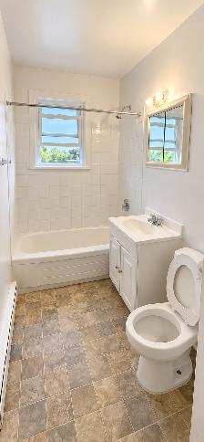 2 Bedroom Apartment, quiet 6plex @ 95 Campbell - Photo 5